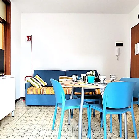 Debussy Apartment